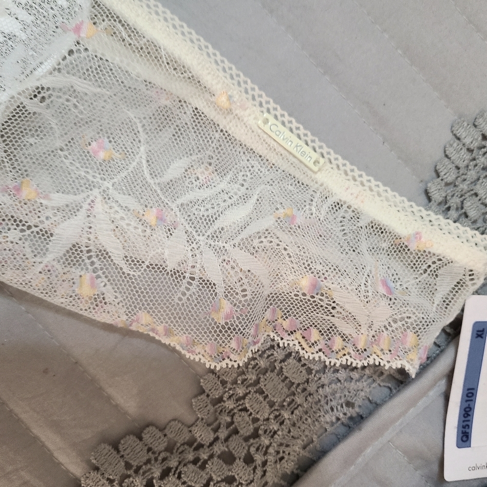 NWT Calvin Klein lace thong